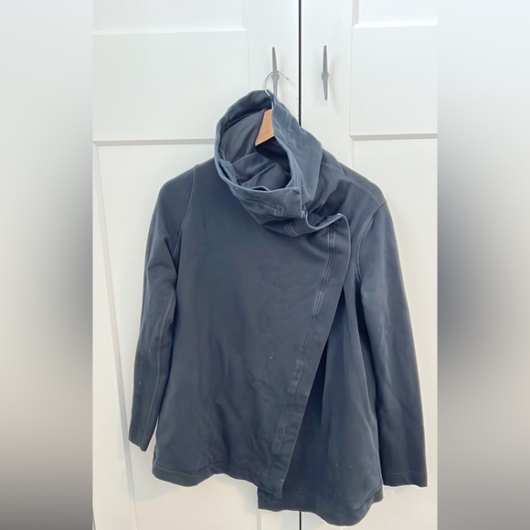 Lululemon easy wrap size 6 black - Picture 1 of 4